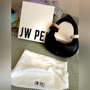 NWT JW PEI black shoulder bag